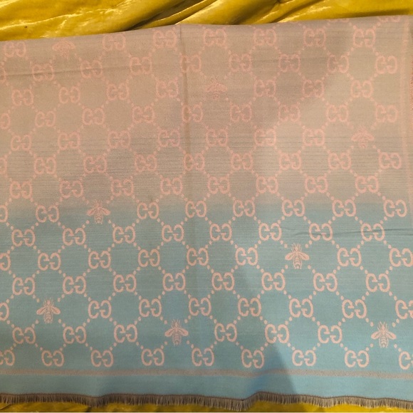 Large GUCCI ombré scarf/wrap - Picture 5 of 7